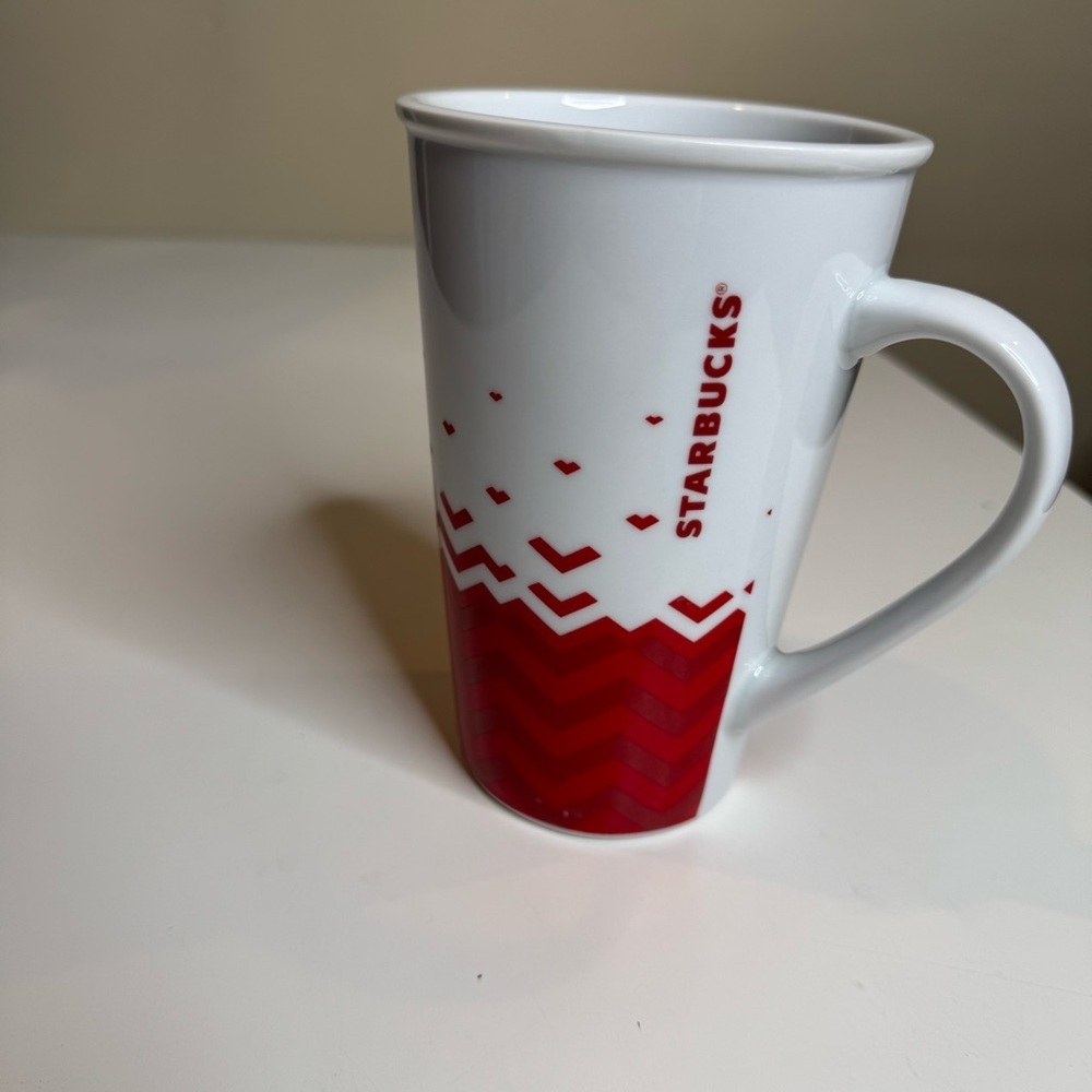 Starbucks large Red & White Chevron Hearts Mug Cup 22 oz